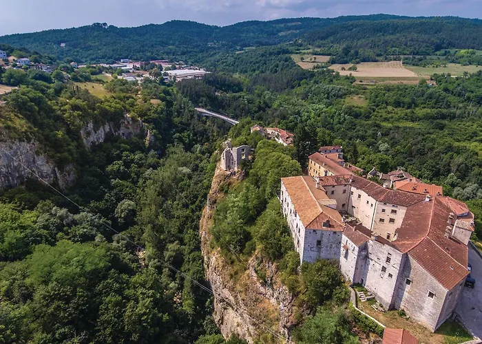 2 Bedroom Lovely In Gracisce Gračišće