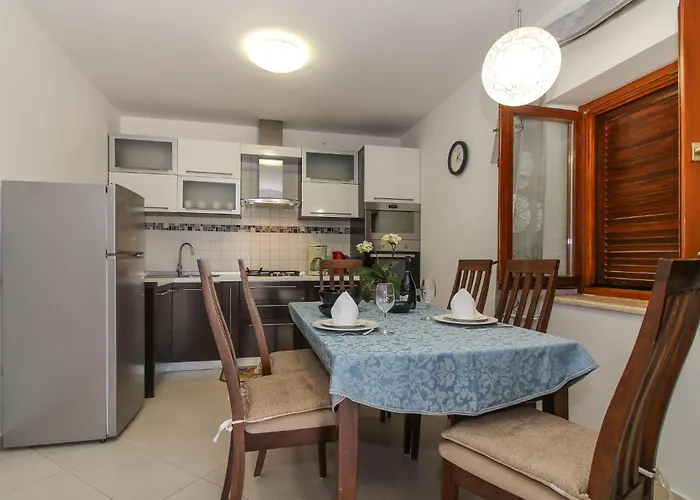 Lejlighed 2 Bedroom Lovely In Gracisce Gračišće