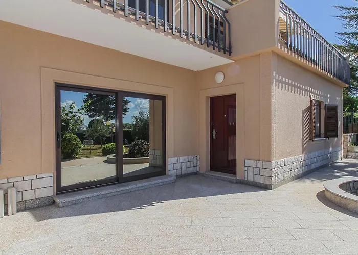 2 Bedroom Lovely In Gracisce Gračišće