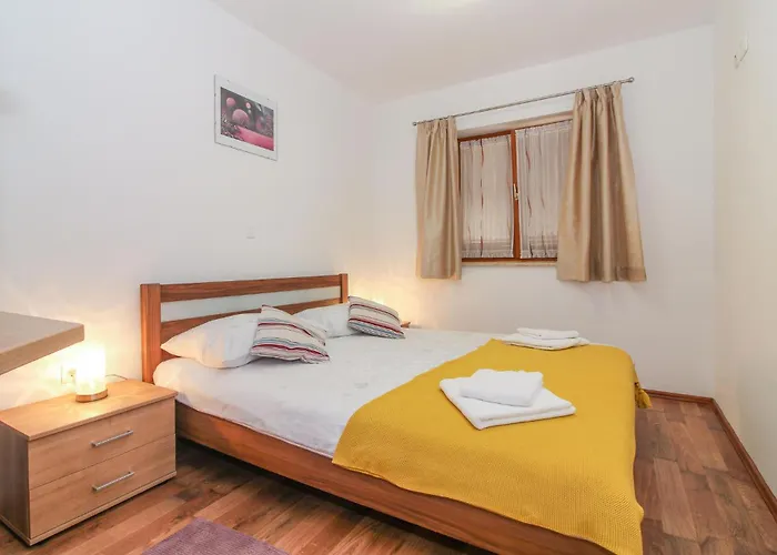 2 Bedroom Lovely In Gracisce *